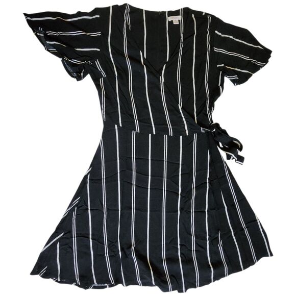 Xhilaration Black White Striped Short Sleeve V Neck Faux Wrap Dress XS - Picture 1 of 11